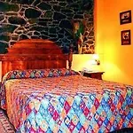 Alojamientos Cenera Hotel