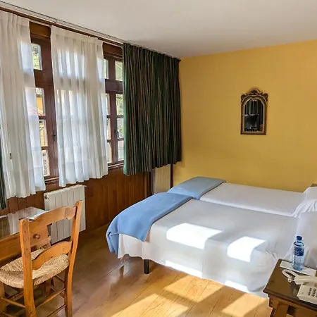 Hotel Alojamientos Cenera Cenera