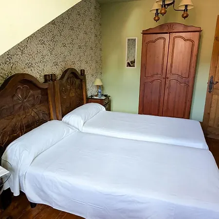 Alojamientos Cenera Hotel 2*